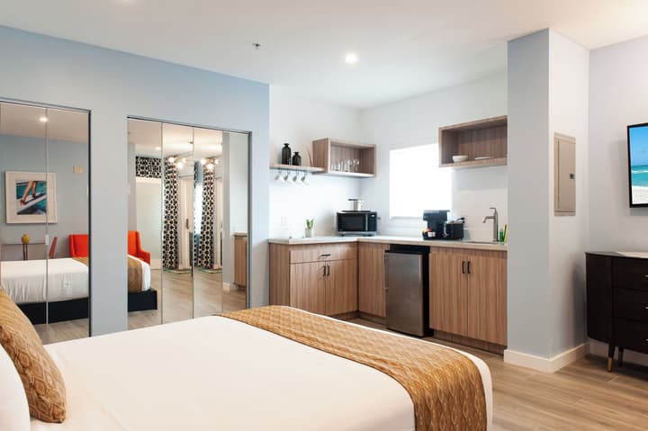 Oceanside Hotel and Suites