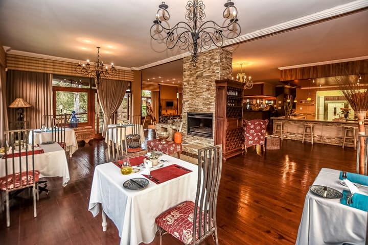 Bambuu Lakeside Lodge