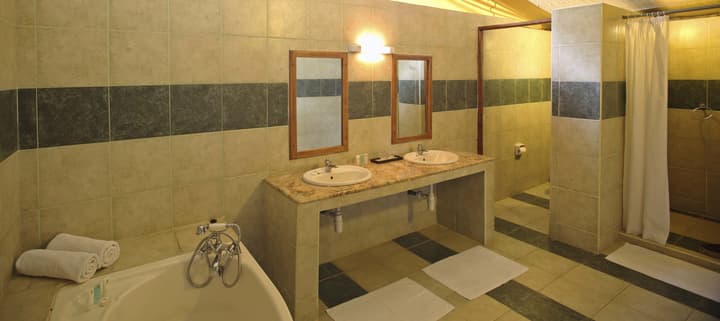 Mara Leisure Camp