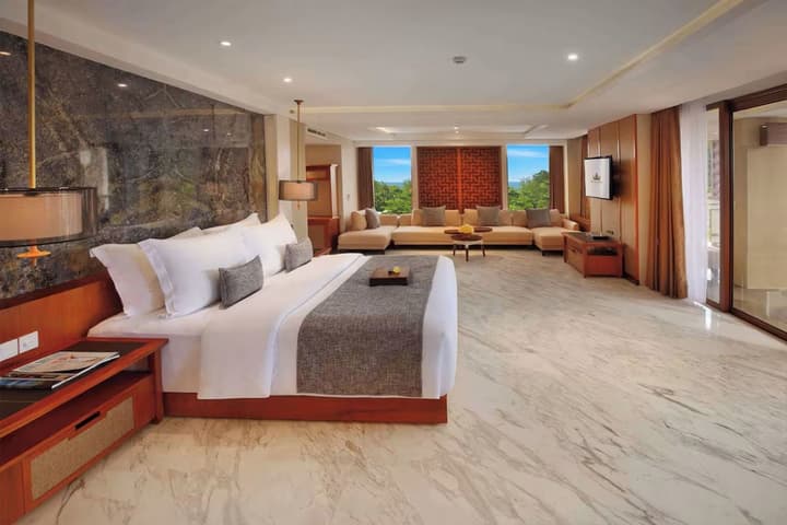 The Bandha Hotel & Suites