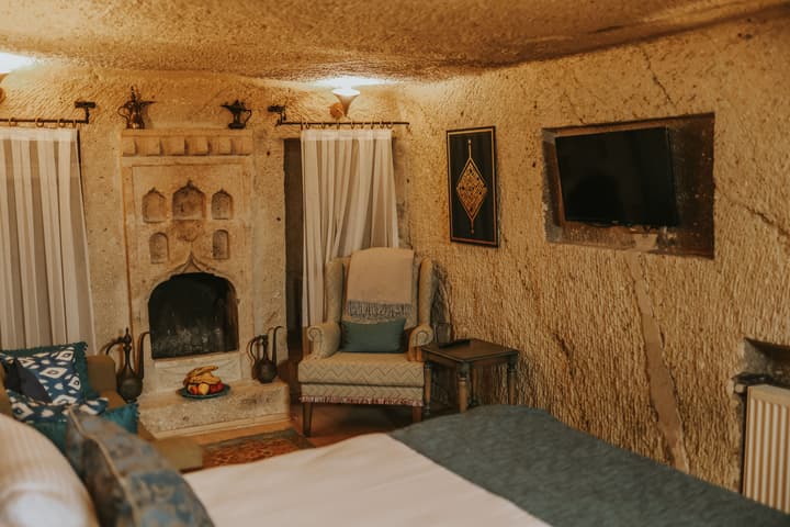 Elaa Cave Hotel