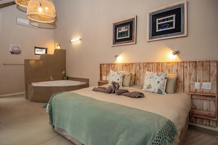 Thornhill Safari Lodge