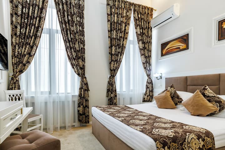 La Strada Boutique Villa