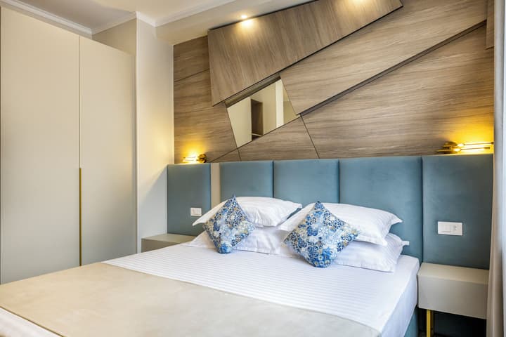 La Strada Boutique Villa