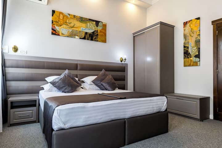 La Strada Boutique Villa