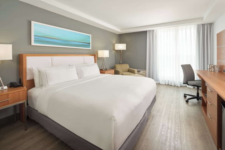 DoubleTree by Hilton Miami North I-95