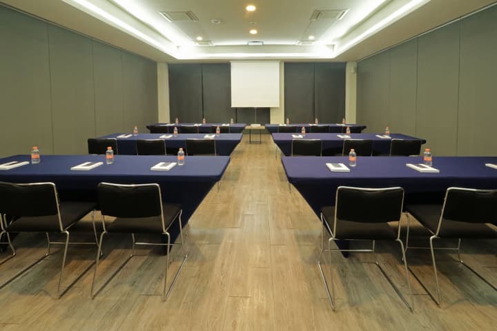 City Express Plus by Marriott Monterrey Galerias