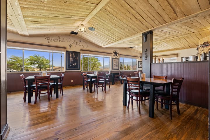 Broken Spur Inn & Steakhouse