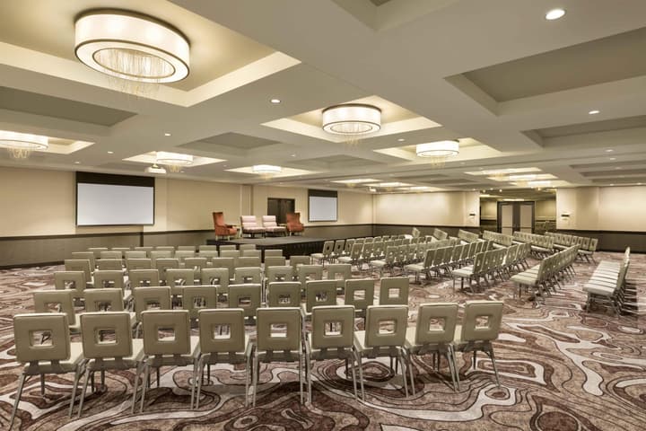 Embassy Suites by Hilton Minneapolis Downtown