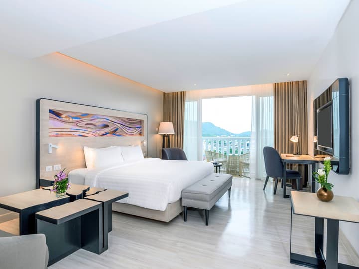 Novotel Phuket City Phokeethra Hotel