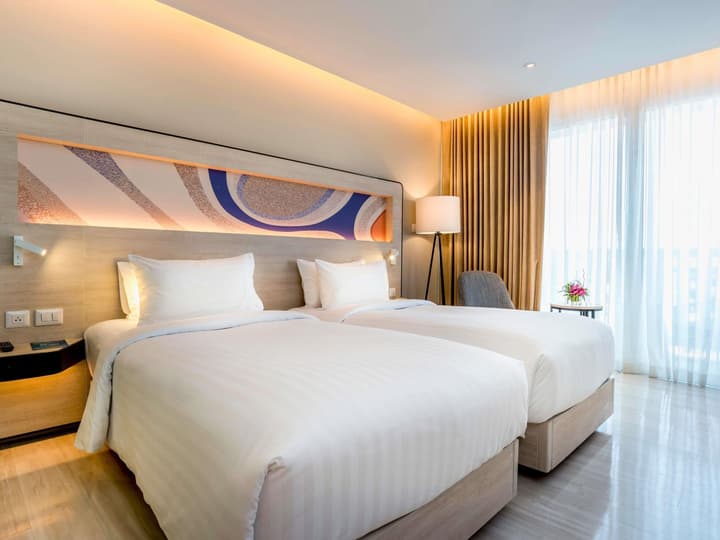 Novotel Phuket City Phokeethra Hotel