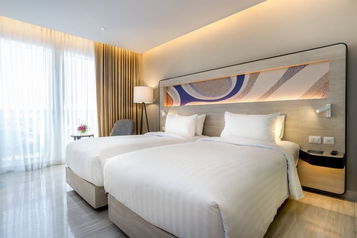 Novotel Phuket City Phokeethra Hotel