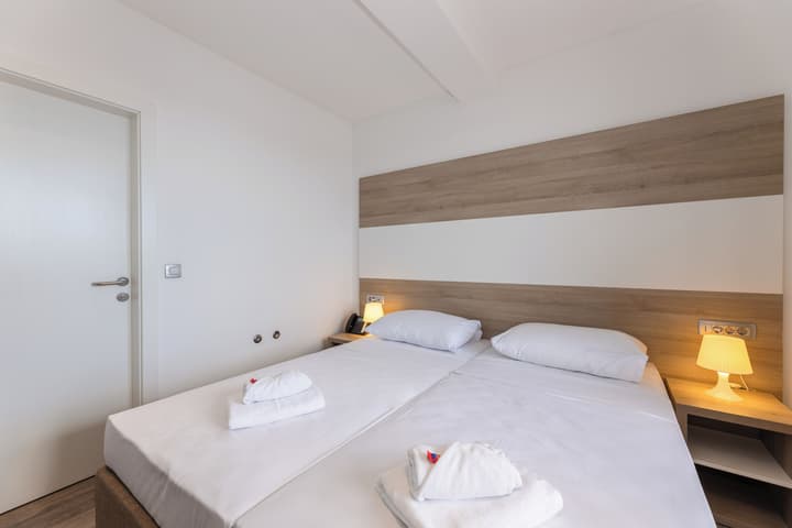 B&B Sol