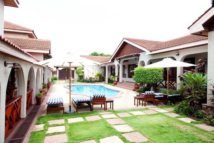 Mahogany Lodge, Cantonments