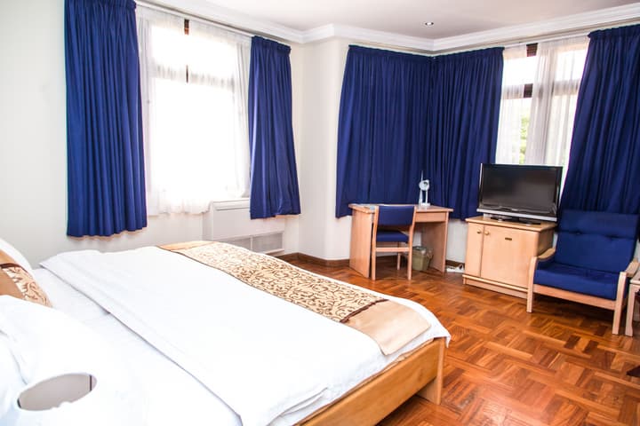 Mahogany Lodge, Cantonments