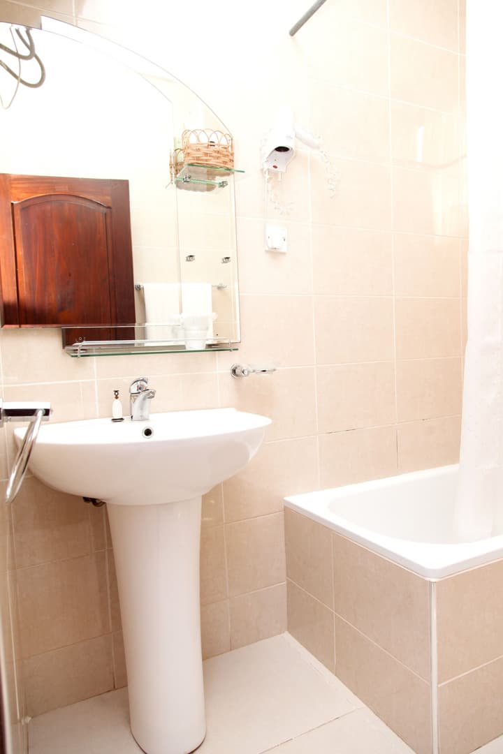 Mahogany Lodge, Cantonments