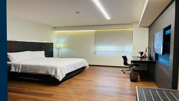 Holiday Inn Express Mexico Aeropuerto by IHG