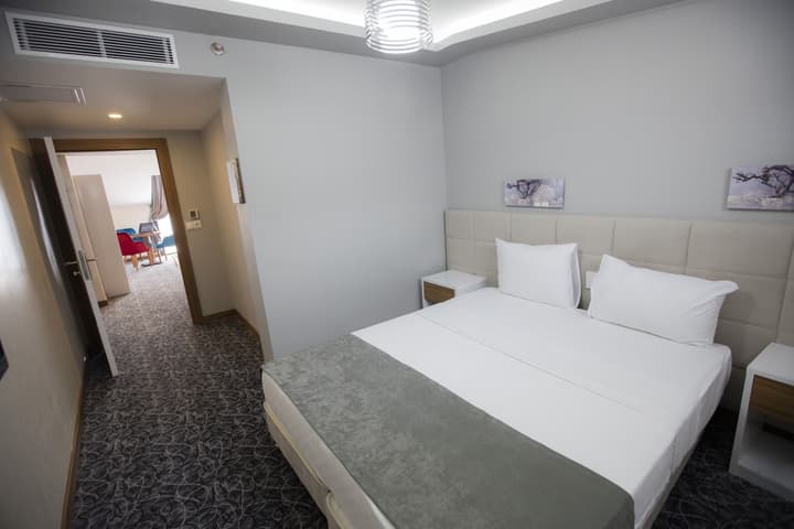 Royal Inci Airport Hotel