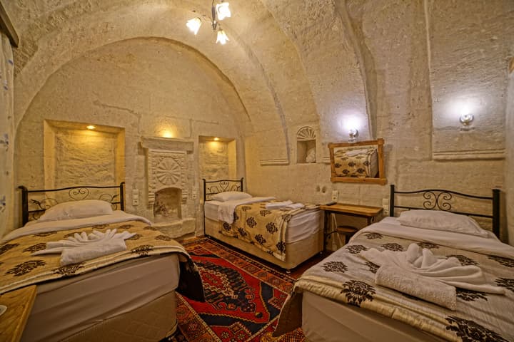 Melek Cave Hotel