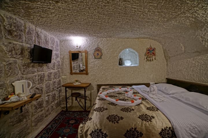 Melek Cave Hotel