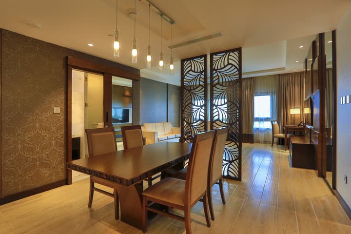 Metropolitan Hotel Dubai