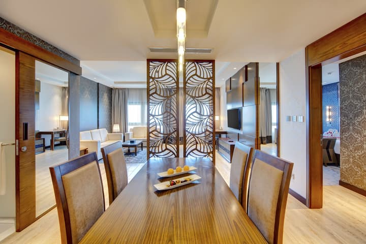 Metropolitan Hotel Dubai