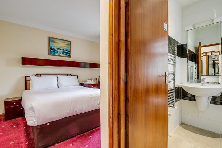 London Star Hotel