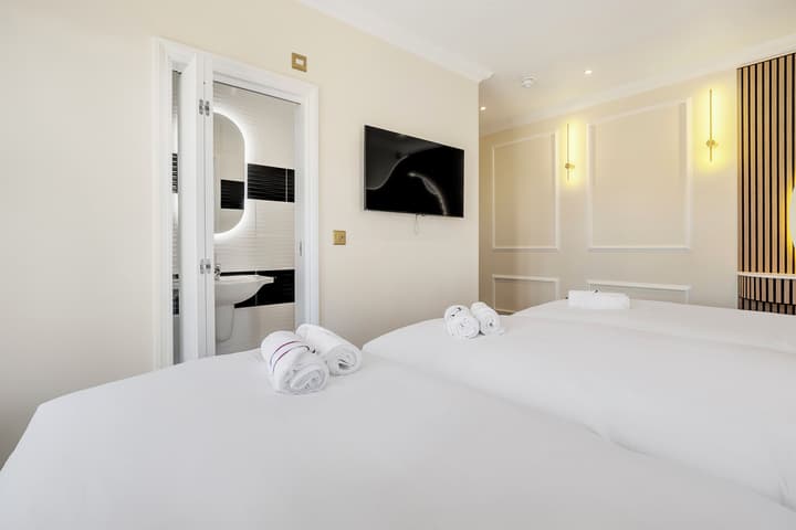 London Star Hotel