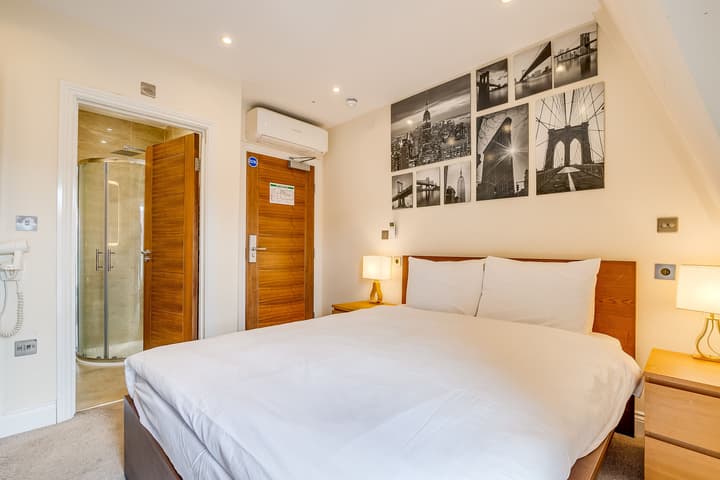 London Star Hotel
