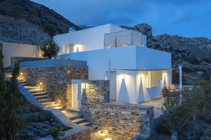 Far Out Hotel & Spa