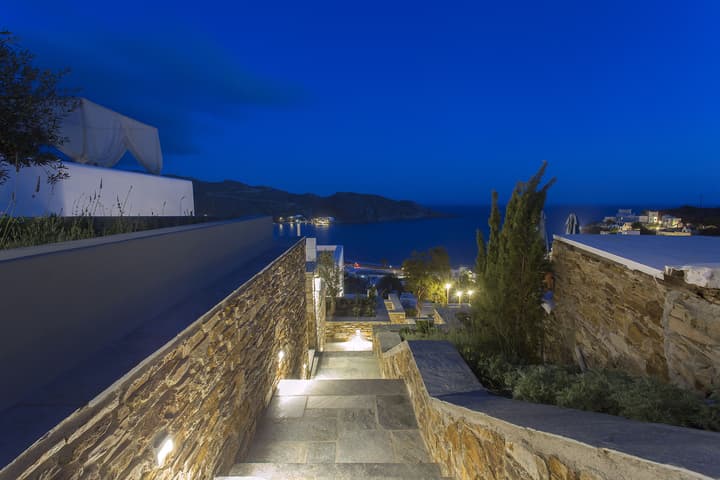 Far Out Hotel & Spa