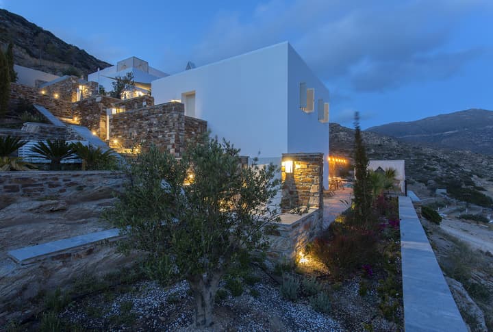 Far Out Hotel & Spa
