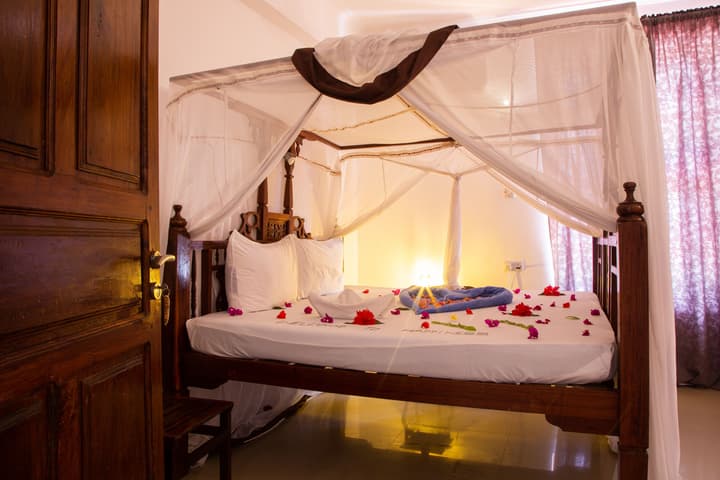 Moonshine Uroa Boutique Hotel