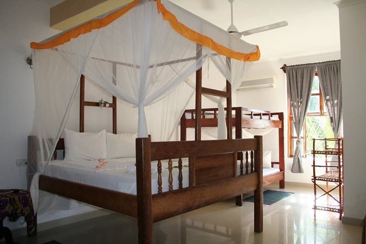 Moonshine Uroa Boutique Hotel