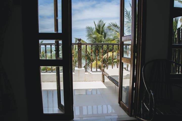 Moonshine Uroa Boutique Hotel