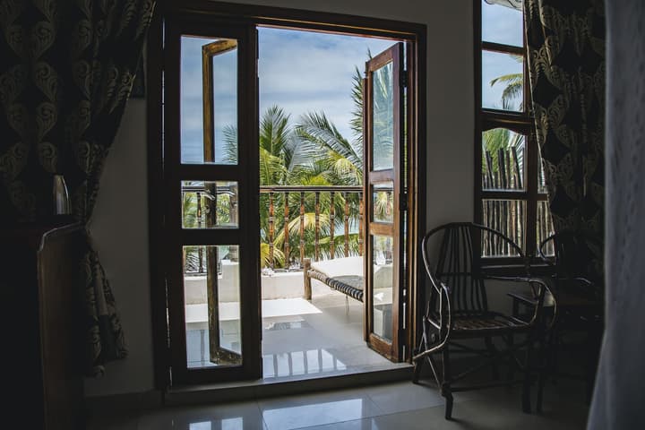 Moonshine Uroa Boutique Hotel