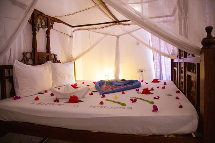 Moonshine Uroa Boutique Hotel