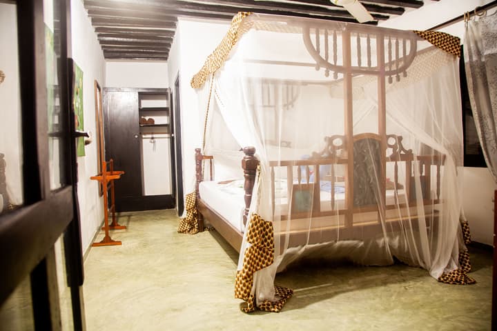 Moonshine Uroa Boutique Hotel
