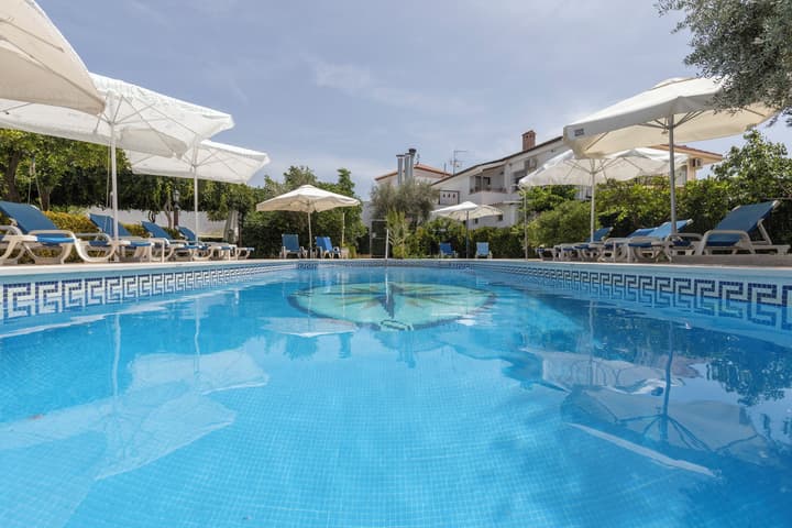 Hostal y Apartamento Rural Los Naranjos