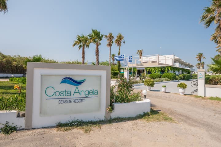 Costa Angela