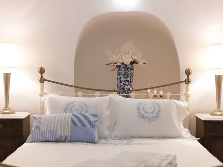 OIA Unique Homes by K&K