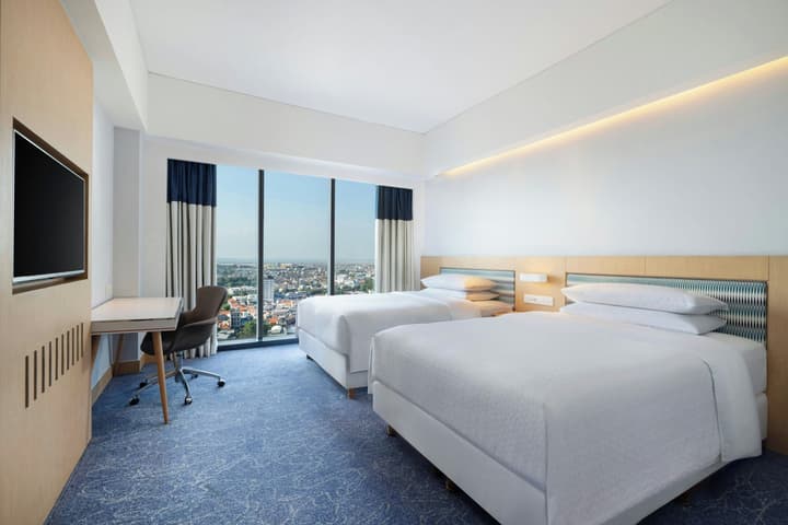 Four Points by Sheraton Surabaya, Tunjungan Plaza
