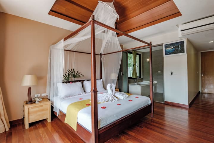 HULA HULA RESORT l truly tropical and fun wellness