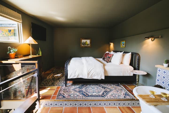 The Frances Modern Inn