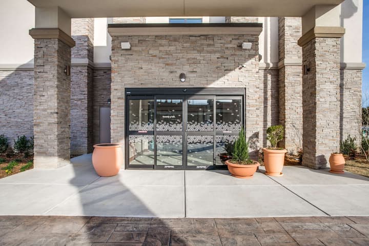Hampton Inn & Suites North Dallas Central Expy