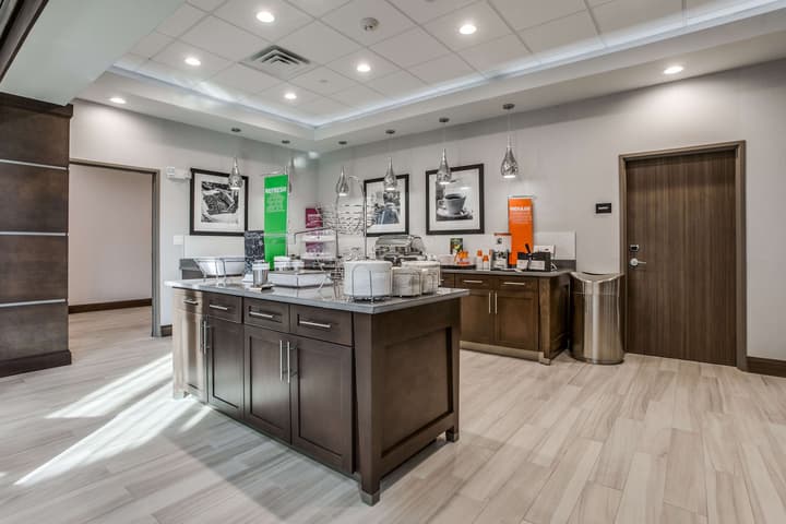 Hampton Inn & Suites North Dallas Central Expy