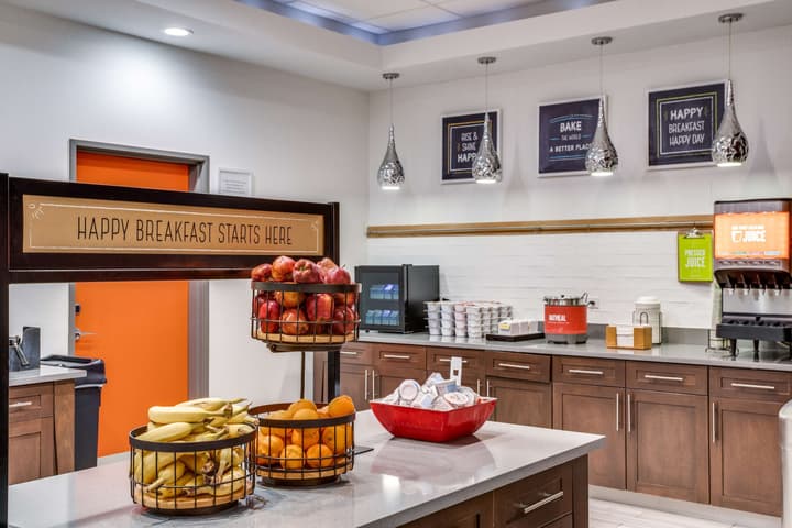 Hampton Inn & Suites North Dallas Central Expy