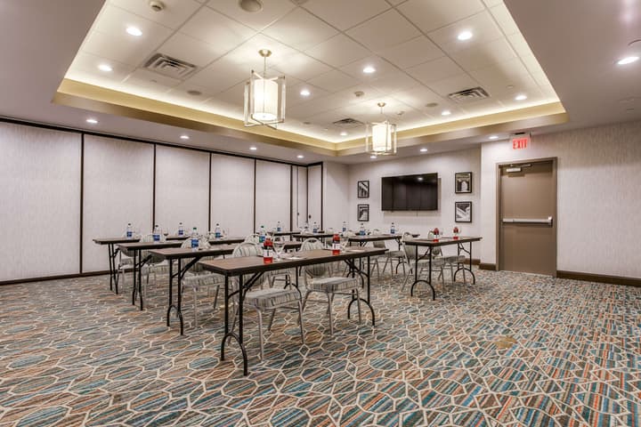 Hampton Inn & Suites North Dallas Central Expy