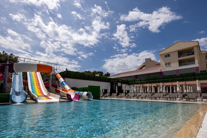 Ramada Hotel & Suites by Wyndham Kusadasi