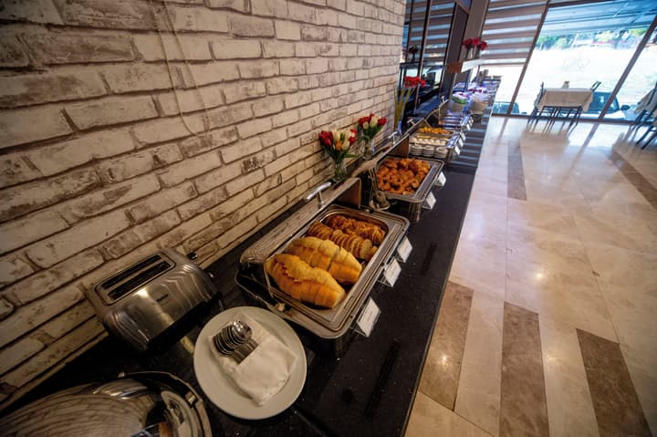 Grand Itimat Hotel